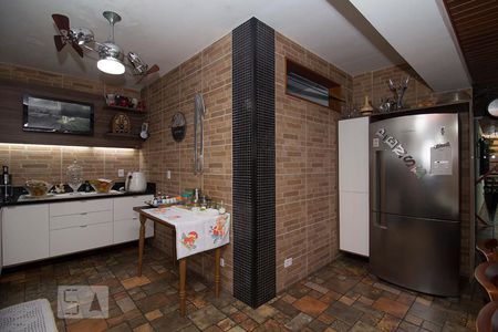Casa à venda com 285m², 7 quartos e 3 vagasPiso Térreo - Cozinha