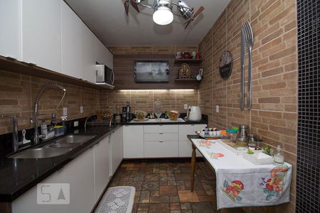 Casa à venda com 285m², 7 quartos e 3 vagasPiso Térreo - Cozinha