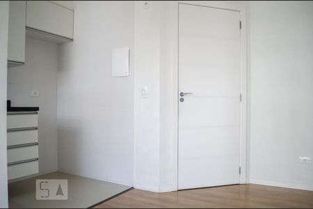 Sala de kitnet/studio para alugar com 1 quarto, 32m² em Cristo Rei, Curitiba