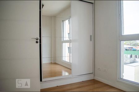 Quarto de kitnet/studio para alugar com 1 quarto, 32m² em Cristo Rei, Curitiba