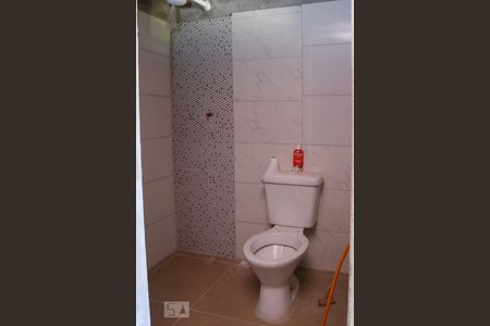 Casa para alugar com 80m², 1 quarto e 1 vaga Casa para alugar com 80m², 1 quarto e 1 vagaBanheiro de Serviço