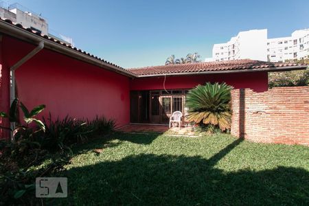 Casa à venda com 200m², 3 quartos e 3 vagasPátio