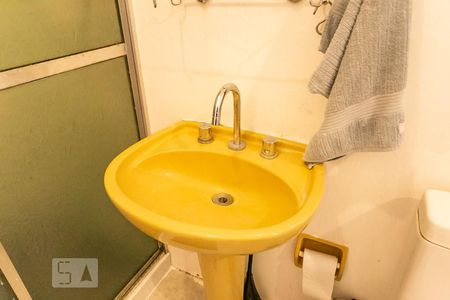 Casa à venda com 200m², 3 quartos e 3 vagasBanheiro - Torneira