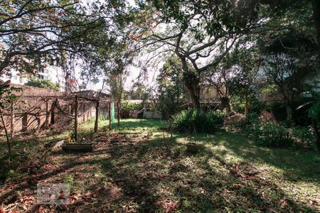 Casa à venda com 200m², 3 quartos e 3 vagasPátio