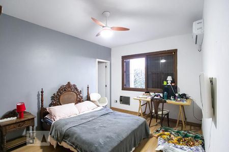 Casa à venda com 200m², 3 quartos e 3 vagasSuíte