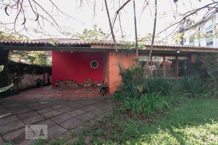 Casa à venda com 200m², 3 quartos e 3 vagasFachada