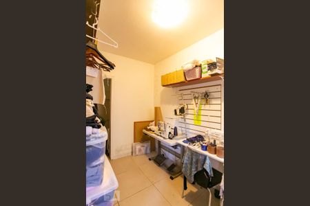 Casa à venda com 200m², 3 quartos e 3 vagasQuarto de Serviço