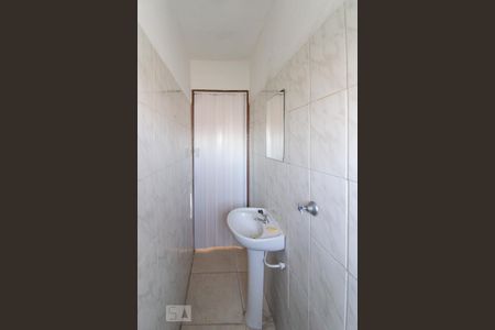 Casa de condomínio para alugar com 80m², 2 quartos e sem vagaBanheiro