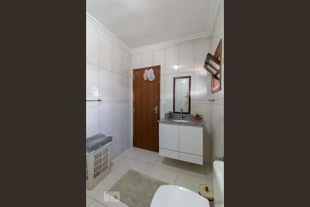 Casa à venda com 160m², 3 quartos e 2 vagasBanheiro quarto 3 suíte