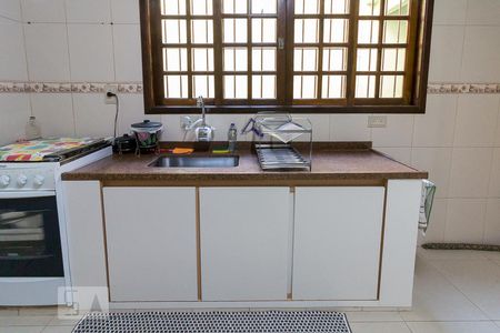 Casa à venda com 160m², 3 quartos e 2 vagasCozinha - pia e gabinete