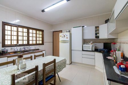Casa à venda com 160m², 3 quartos e 2 vagasCozinha