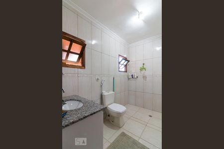 Casa à venda com 160m², 3 quartos e 2 vagasBanheiro quarto 3 suíte