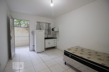 Sala de kitnet/studio para alugar com 1 quarto, 14m² em Vila Universitária, São Paulo