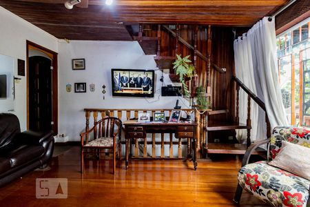 Casa à venda com 250m², 3 quartos e 1 vagaSala