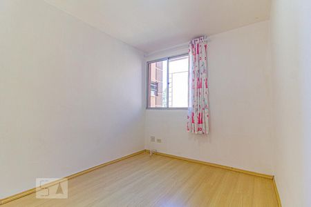 Quarto 1 de apartamento para alugar com 3 quartos, 60m² em Capão Raso, Curitiba