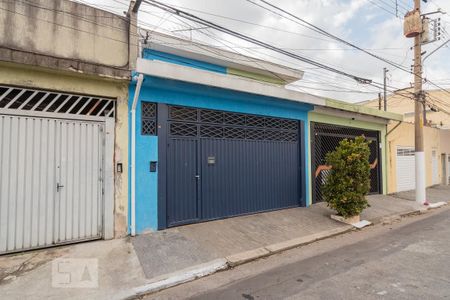 Casa à venda com 151m², 3 quartos e 2 vagasFachada