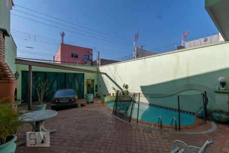 Casa à venda com 200m², 3 quartos e 3 vagasPiscina