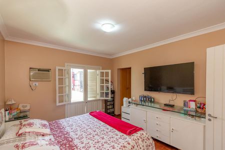 Casa à venda com 200m², 3 quartos e 3 vagasSuite