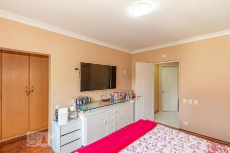 Casa à venda com 200m², 3 quartos e 3 vagasSuite