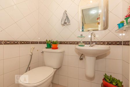 Casa à venda com 200m², 3 quartos e 3 vagasLavabo