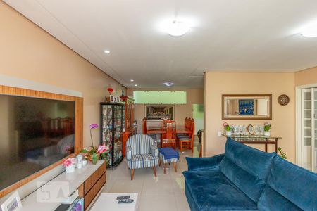 Sala de casa à venda com 3 quartos, 200m² em Parque Colonial, São Paulo