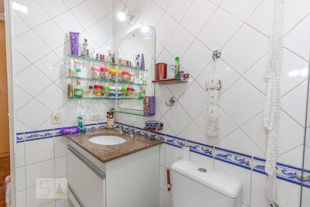 Casa à venda com 200m², 3 quartos e 3 vagasBanheiro da Suite