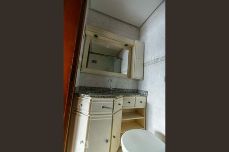 Banheiro da Suíte de apartamento à venda com 1 quarto, 51m² em Azenha, Porto Alegre