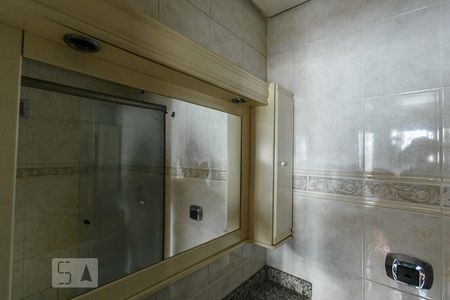 Banheiro da Suíte de apartamento à venda com 1 quarto, 51m² em Azenha, Porto Alegre