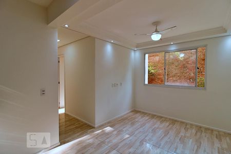 Sala de apartamento para alugar com 2 quartos, 43m² em Jardim Helga, São Paulo