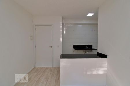 Sala de apartamento para alugar com 2 quartos, 43m² em Jardim Helga, São Paulo