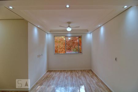 Sala de apartamento para alugar com 2 quartos, 43m² em Jardim Helga, São Paulo