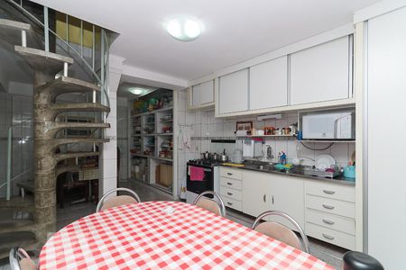 Casa à venda com 200m², 5 quartos e 2 vagas Casa à venda com 200m², 5 quartos e 2 vagasCozinha