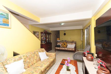 Sala 1 de casa para alugar com 5 quartos, 200m² em Santo Antônio, Osasco