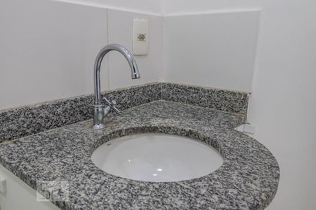 Apartamento para alugar com 57m², 2 quartos e 1 vaga Apartamento para alugar com 57m², 2 quartos e 1 vagaDetalhe do Banheiro da Suíte