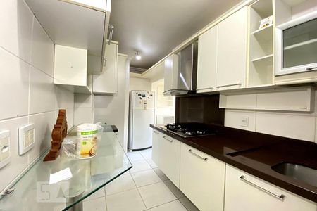 Apartamento à venda com 90m², 3 quartos e 2 vagas Apartamento à venda com 90m², 3 quartos e 2 vagasCozinha