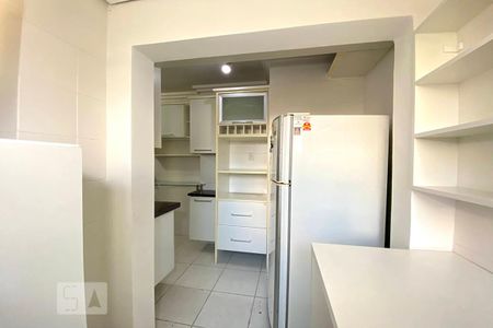 Apartamento à venda com 90m², 3 quartos e 2 vagas Apartamento à venda com 90m², 3 quartos e 2 vagasCozinha e Área de Serviço