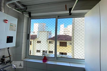 Apartamento à venda com 90m², 3 quartos e 2 vagas Apartamento à venda com 90m², 3 quartos e 2 vagasCozinha e Área de Serviço
