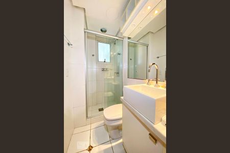 Apartamento à venda com 90m², 3 quartos e 2 vagas Apartamento à venda com 90m², 3 quartos e 2 vagasBanheiro 2