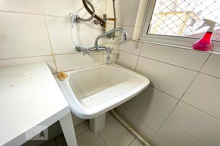 Apartamento à venda com 90m², 3 quartos e 2 vagas Apartamento à venda com 90m², 3 quartos e 2 vagasCozinha e Área de Serviço