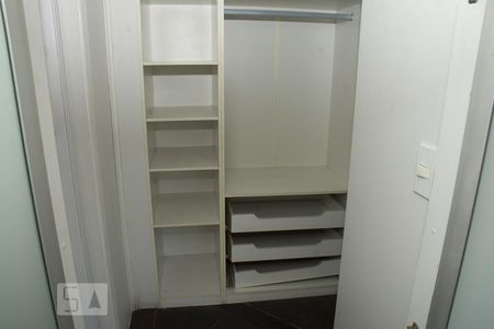 Apartamento à venda com 154m², 3 quartos e 1 vagaCloset