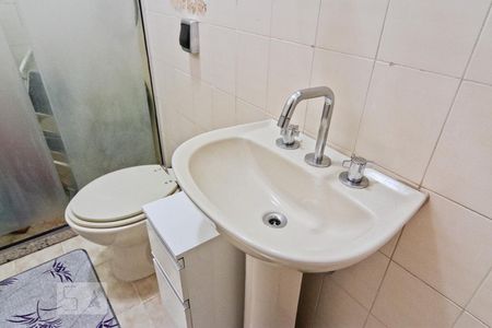 Casa à venda com 364m², 4 quartos e 5 vagasBanheiro da Suíte 1