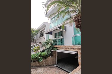 Casa à venda com 364m², 4 quartos e 5 vagasÁrea Externa