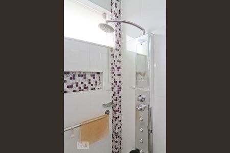 Casa à venda com 364m², 4 quartos e 5 vagasBanheiro da Suíte 2