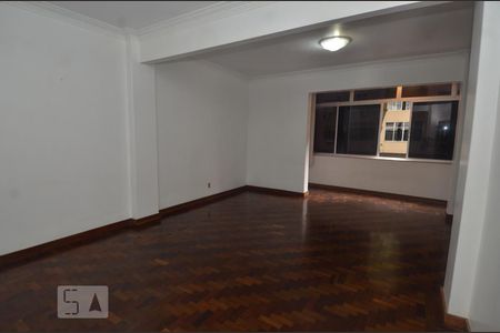 Apartamento à venda com 200m², 4 quartos e sem vagaSala