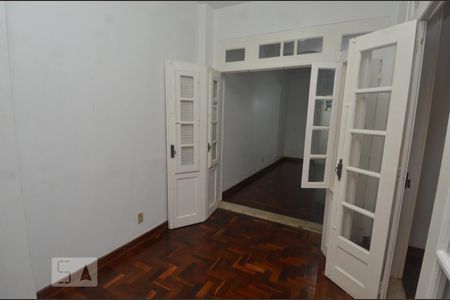 Apartamento à venda com 200m², 4 quartos e sem vagaSala