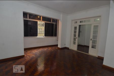 Apartamento à venda com 200m², 4 quartos e sem vagaSala