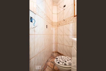 Banheiro de casa para alugar com 1 quarto, 30m² em Jardim Santa Adelia, São Paulo