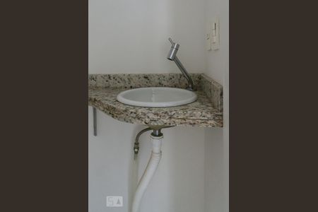 Lavabo de apartamento para alugar com 1 quarto, 48m² em Independência, Porto Alegre