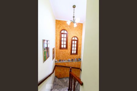 Casa à venda com 298m², 4 quartos e 5 vagasEscada