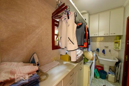 Casa à venda com 298m², 4 quartos e 5 vagasArea de Serviço